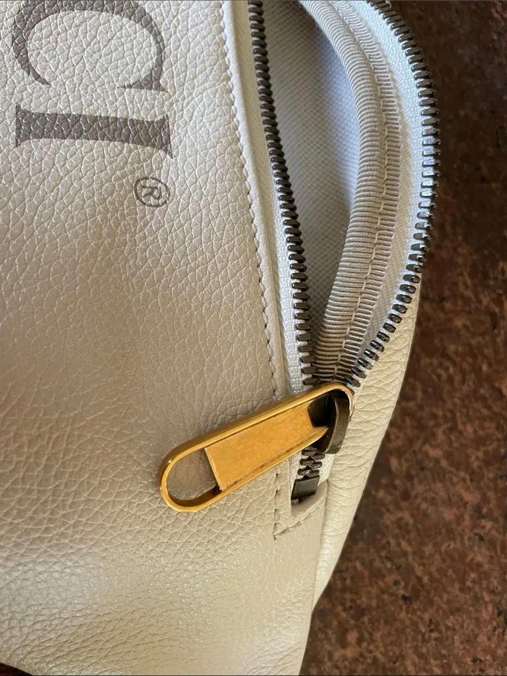 Gucci White Leather Belt Bag with Green and Red Web